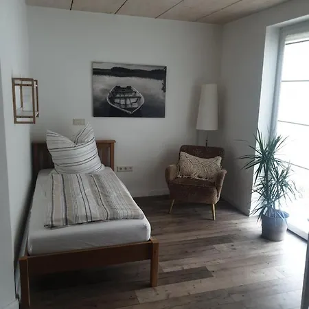 Gaestehaus Stuepfert Grueber Stein بيت ضيافة 3*